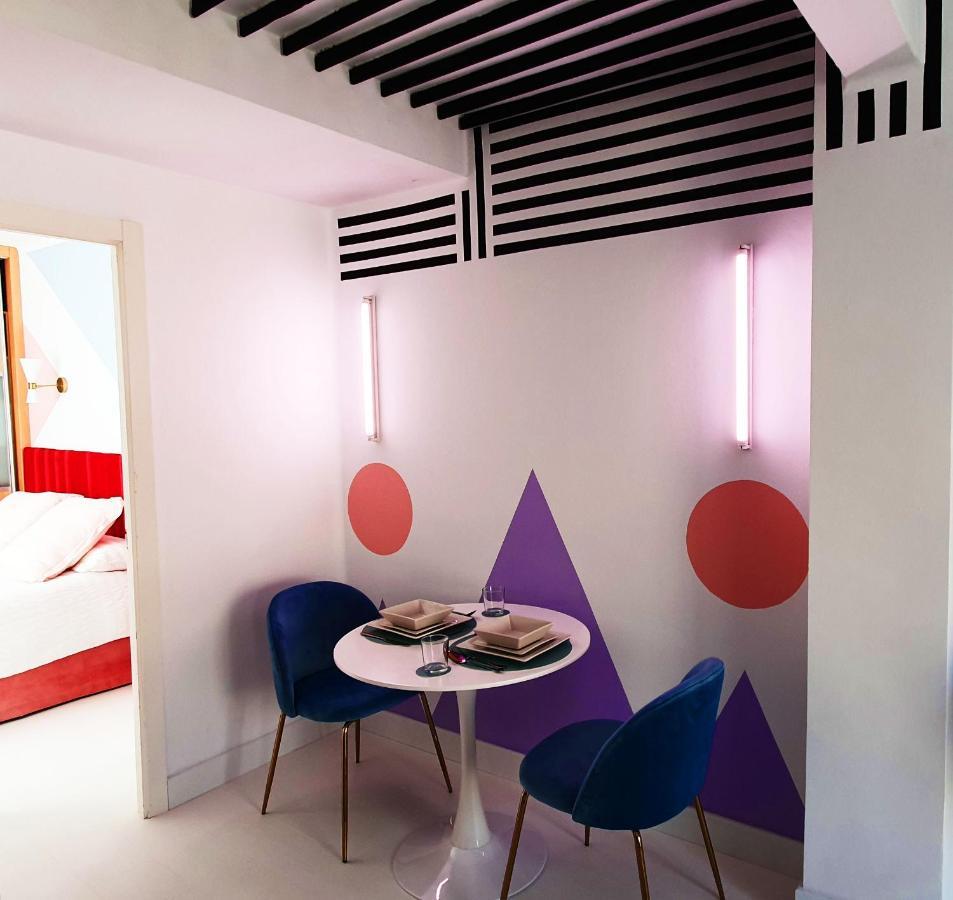 Memphis Design Apartment *